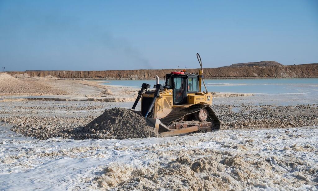 AMS dozer reclamation operator
